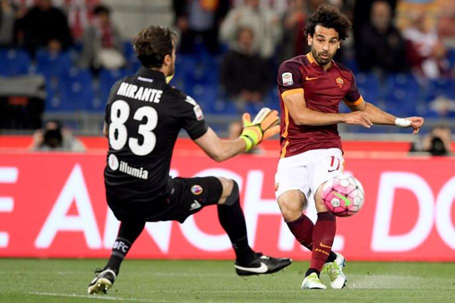 Salah contro Mirante, il duello infinito della serata. Getty Images